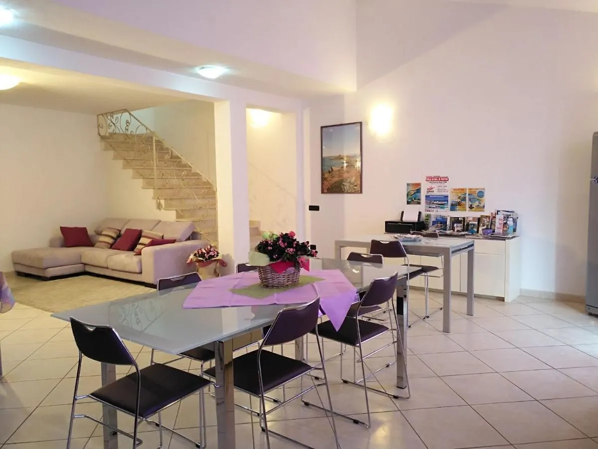 Alice B&B Càbras 0*,  Italië